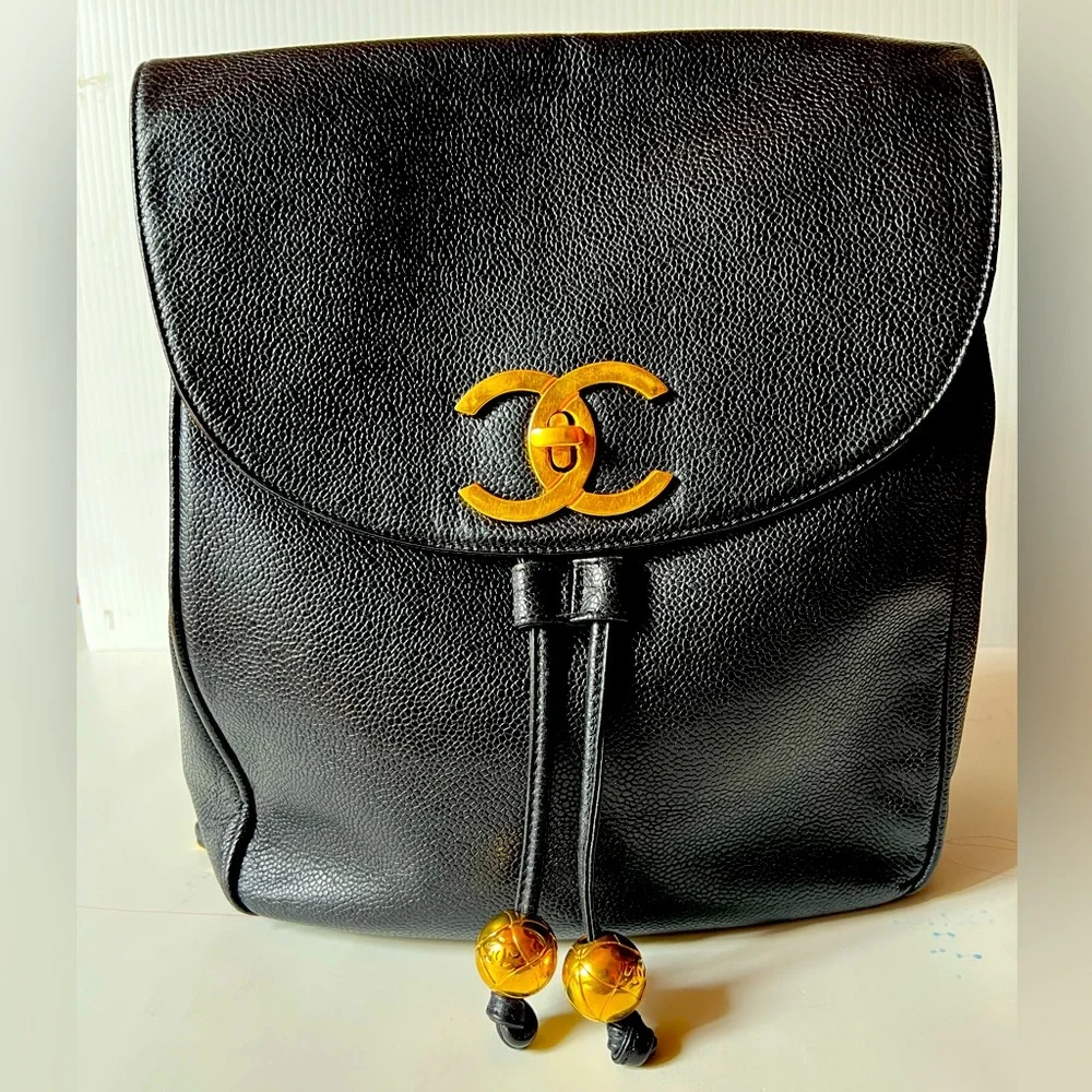 ‼️SOLD‼️ Vintage CHANEL backpack in caviar leather - Picture 8 of 9